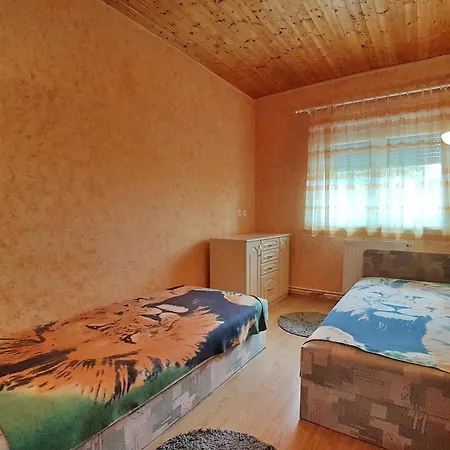 Agi - Biro Tours Nr 63 Апартаменты