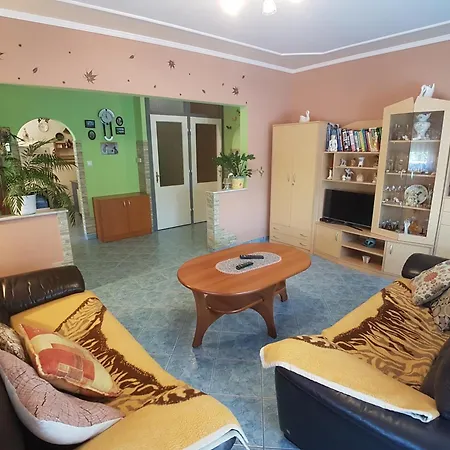 Agi - Biro Tours Nr 63 Апартаменты Вонярцвашхедь