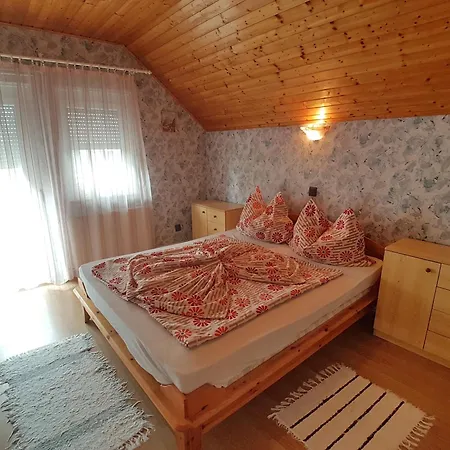 Agi - Biro Tours Nr 63 Апартаменты Вонярцвашхедь