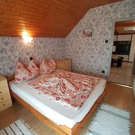 Agi - Biro Tours Nr 63 Апартаменты Вонярцвашхедь
